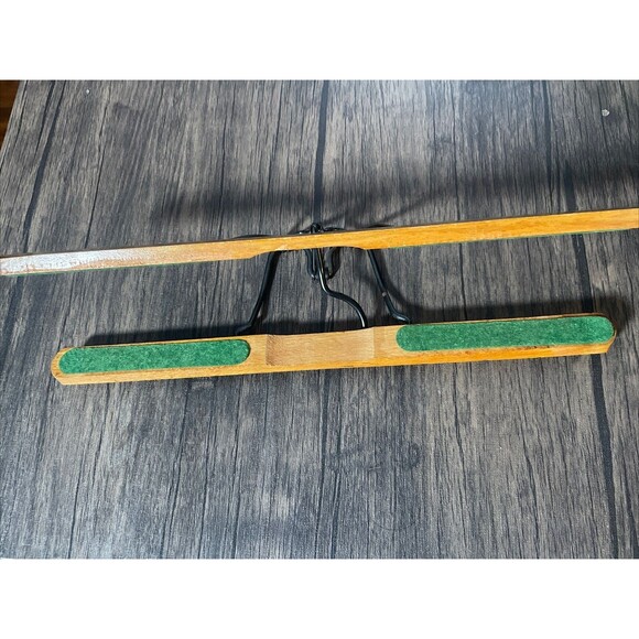 Vintage Wooden The Setwell Self Opening Swing Hook Down Hanger Made in USA - Picture 5 of 7